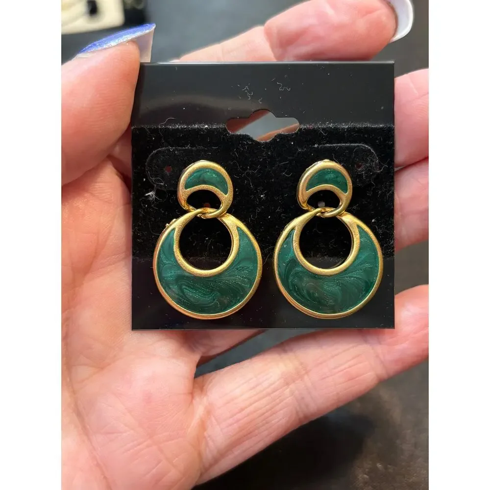None and/or Unknown vintage gold